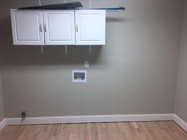 Foto del edificio - SINGLE FAMILY HOME.