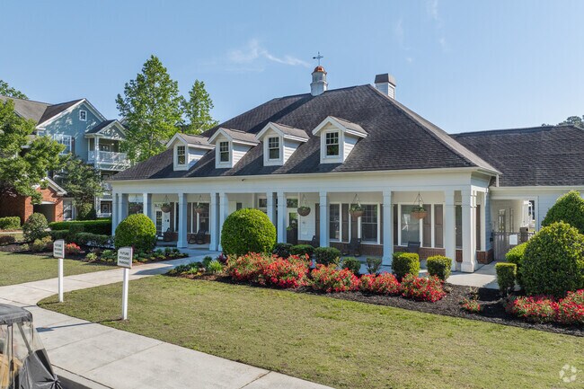 Oficina de arrendamiento - Bryant at Summerville