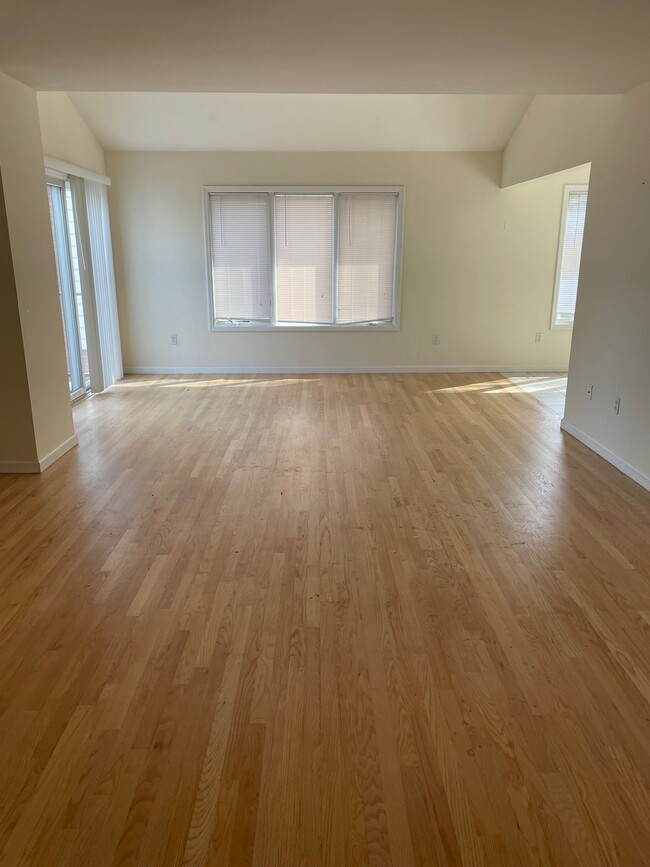 Hardwood floors - 248 Undercliff Ave