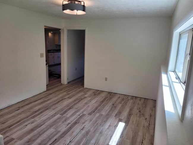 Building Photo - 520 N 19th Ave