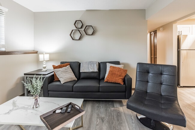 301_N_Salisbury_St_West_Lafayette_IN_47906_USA-Living_room-203A8696 - Victory on Salisbury Apartments