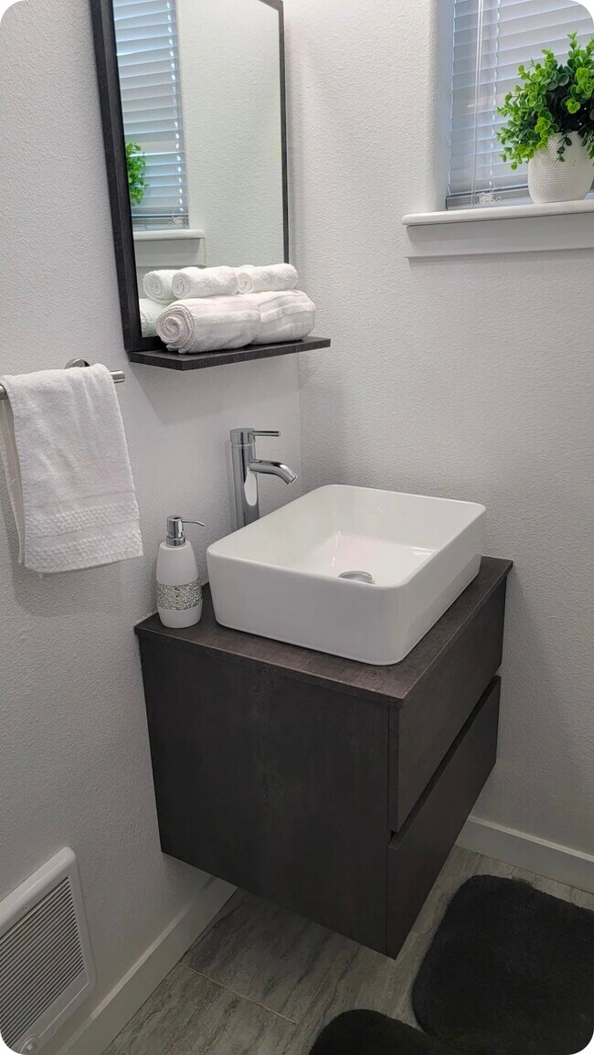 Foto del edificio - 8190 US Highway 2