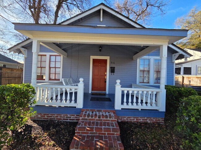 Building Photo - 310 7th St