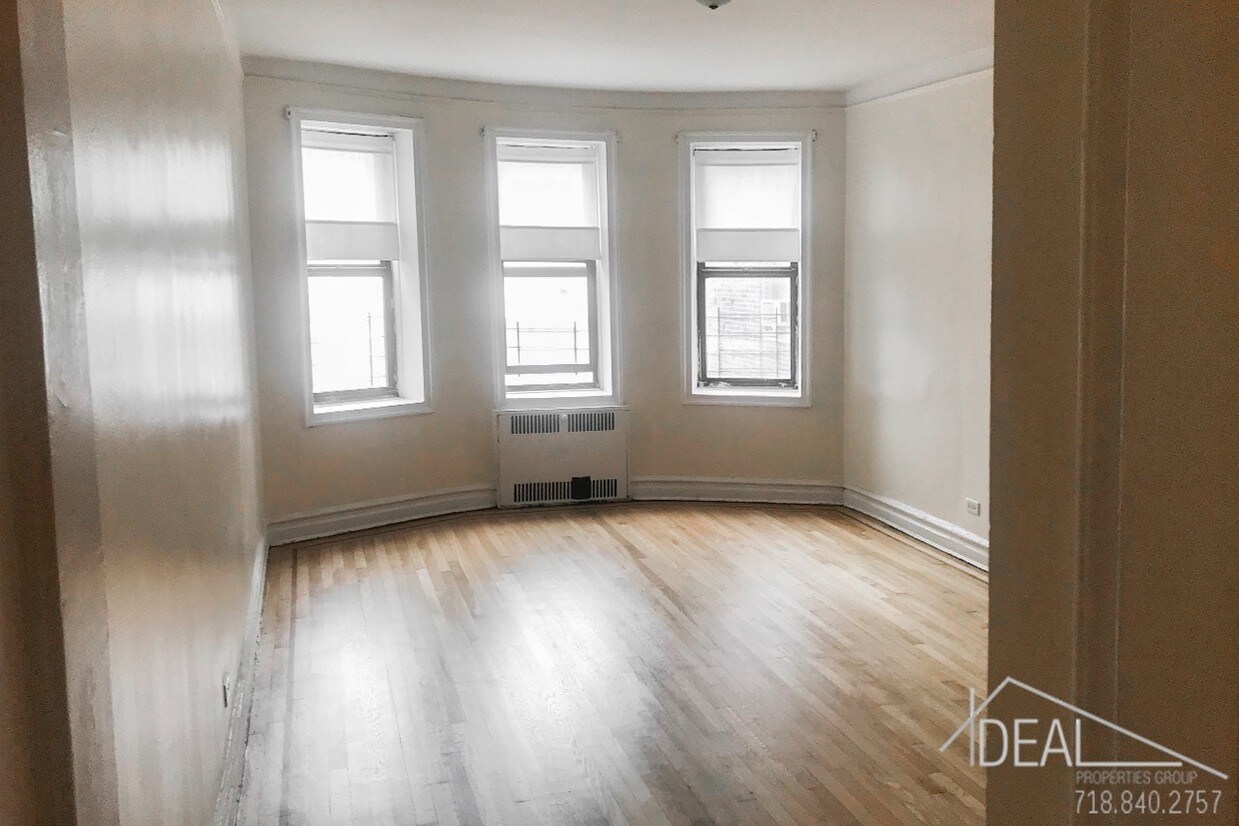 Primary Photo - 2111 Albemarle Rd