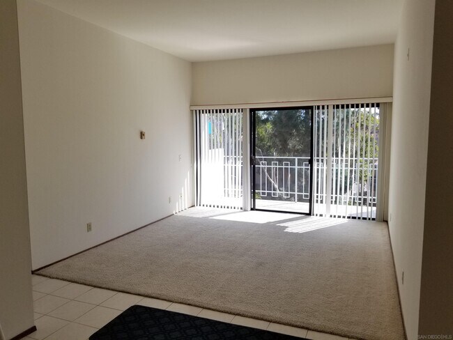 Foto del edificio - 8328 Regents Rd
