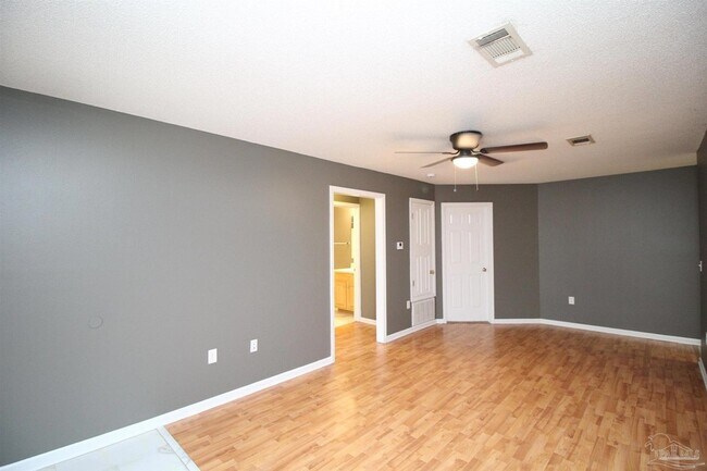 Foto del edificio - 7161 Pine Blossom Rd