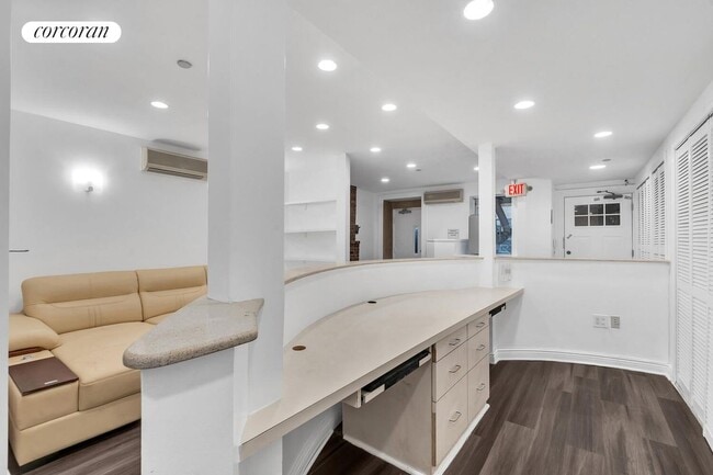 Foto del edificio - 244 E 32nd St