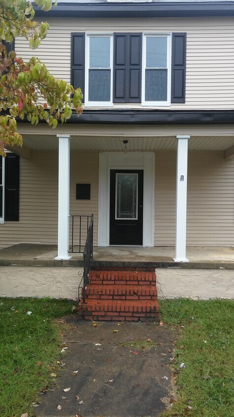 Foto principal - 210 Mocksville Ave