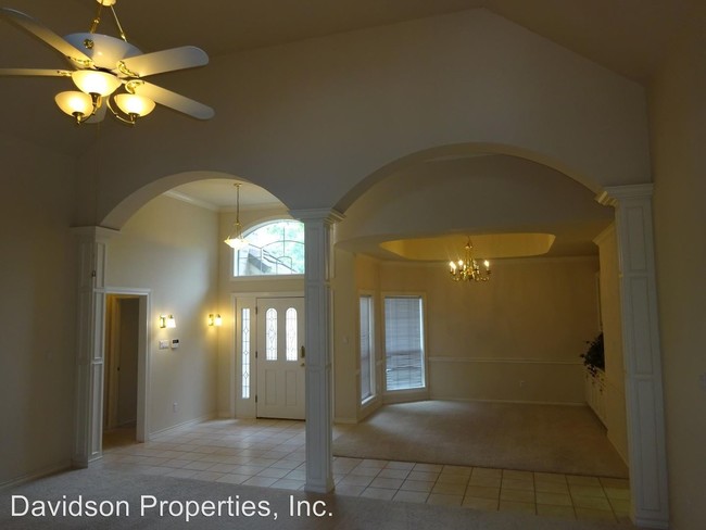 Building Photo - 3 br, 2 bath House - 68 Campden Circle