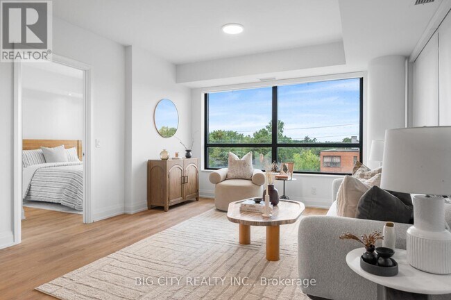 Building Photo - 36-336 Brentcliffe Rd
