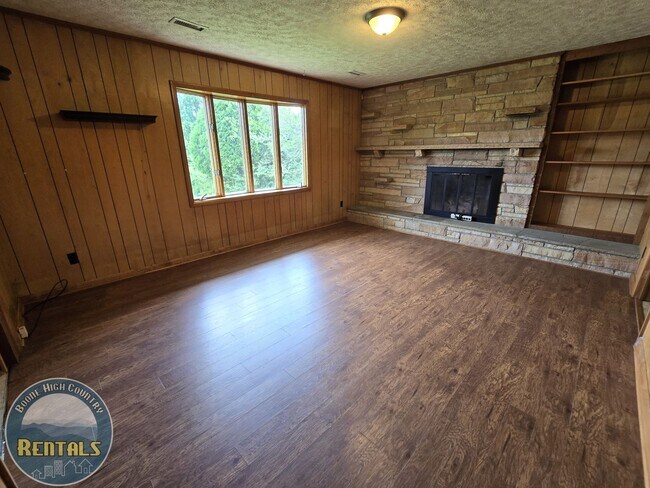 Foto del edificio - Brick Ranch Home