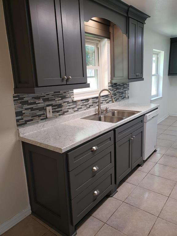 Foto del edificio - 1129 E Rutgers Ln
