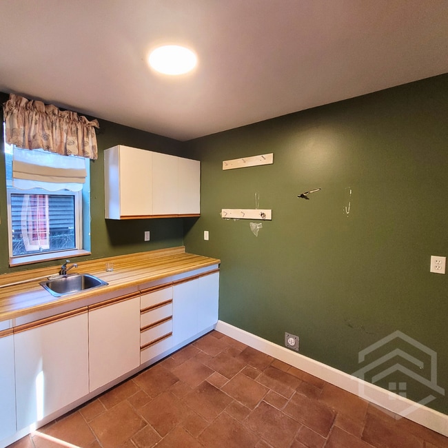 Building Photo - 1-Bedroom Available in Otterville!!