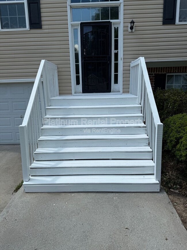 Building Photo - 525 Dot Dr