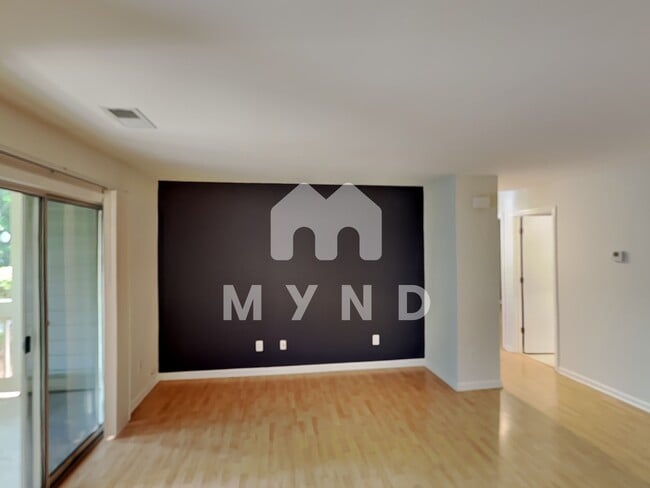 Building Photo - 1021 Churchill Downs Ct Unit I