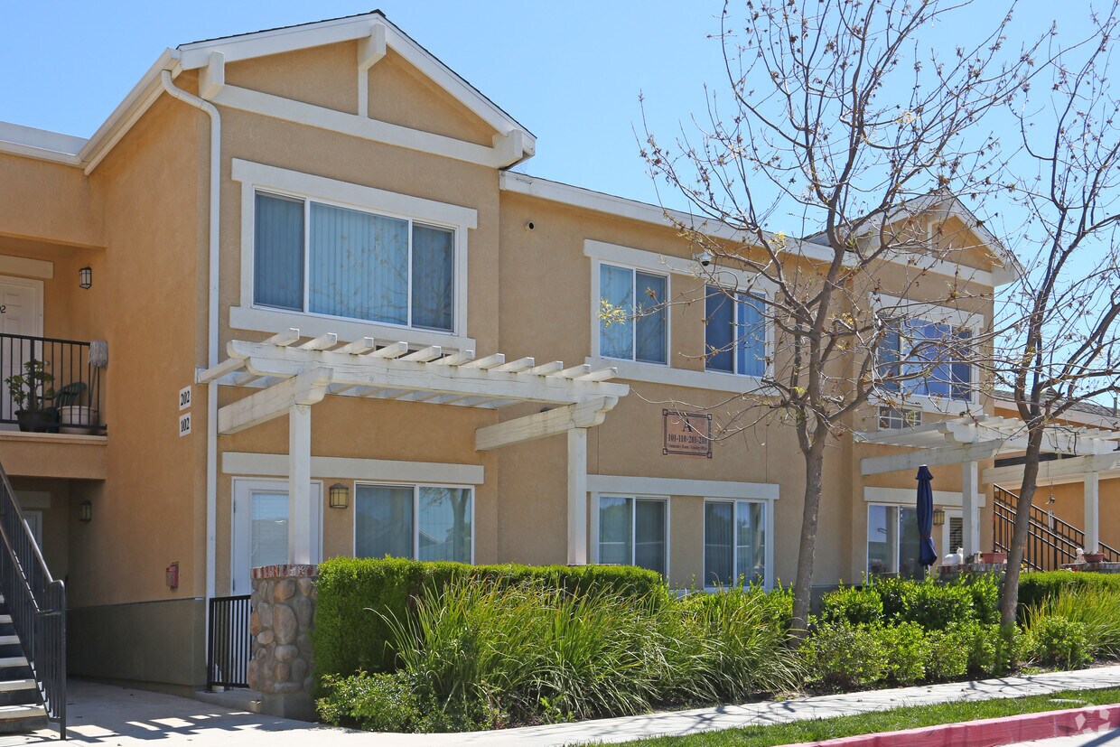 Building Photo - Mustang Peak Village