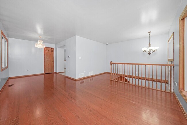 Building Photo - 5342 W 54th St