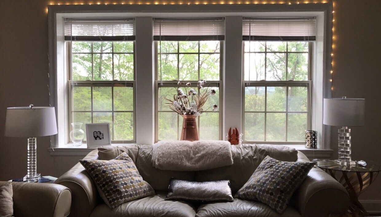 Living room - 3226 Country Club Rd