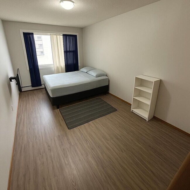 Photo du bâtiment - 443-443 Lorne St N