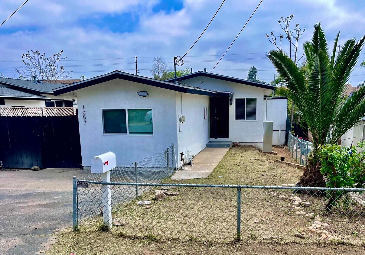 Primary Photo - 1057 Sumner Ave