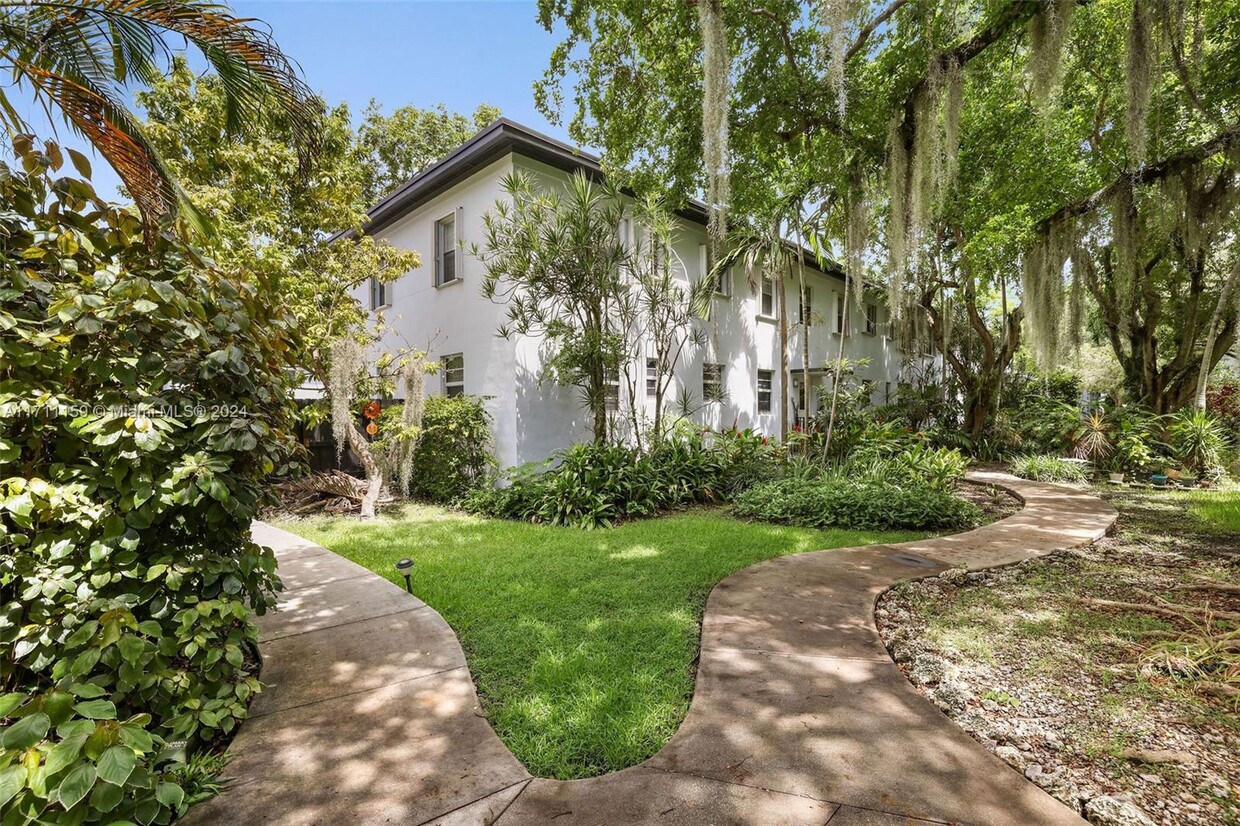 Foto principal - 5525 SW 80th St