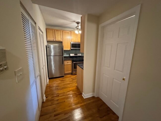 Foto del edificio - 2257 W Rosemont Ave