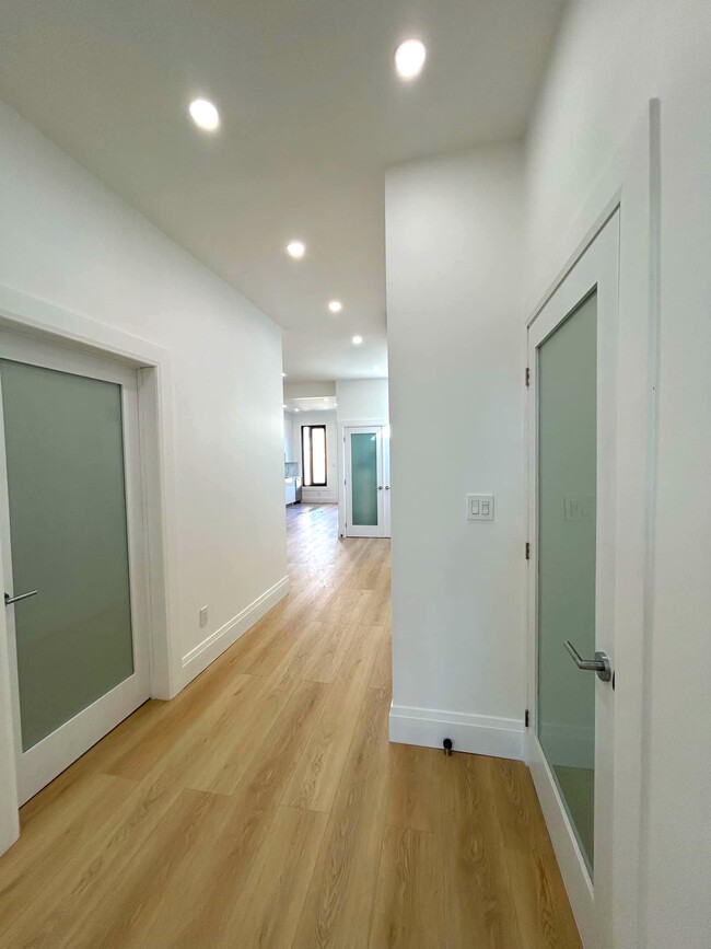 Photo du bâtiment - 867 Rue Du Couvent