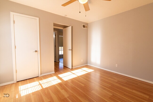 Foto del edificio - 4110 Faith Rd