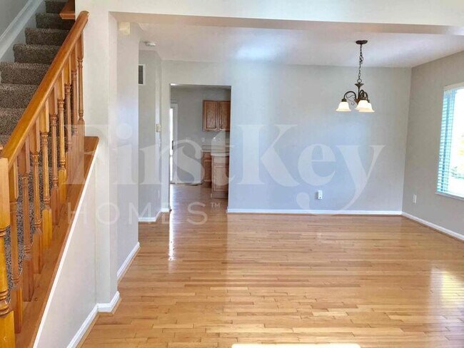 Building Photo - 6176 Fox Run Ln