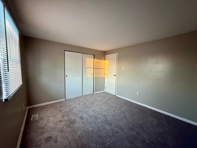 Building Photo - 241 Euclid Ave