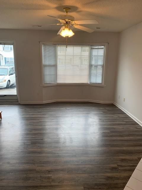 Building Photo - 3923 Sterling Pointe Dr