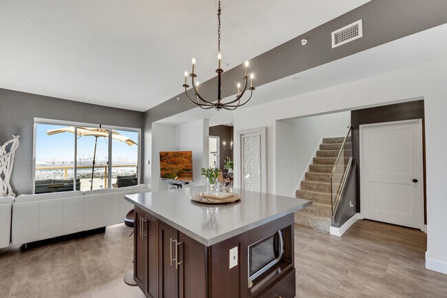 Building Photo - 388 E Ocean Blvd