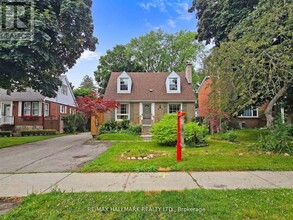 Building Photo - 86 Ruggles Ave