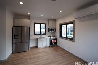 Building Photo - 1232 Elm St