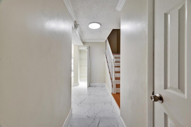 Foto del edificio - 3336 Quail Close