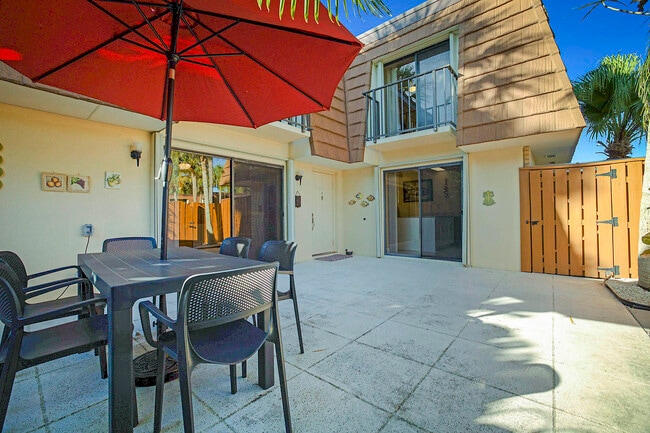 Building Photo - 3071 30th Ct