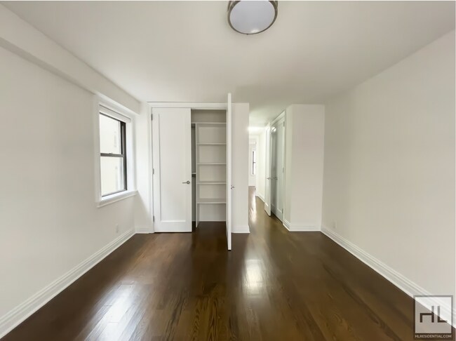 Foto del edificio - East 89th STREET
