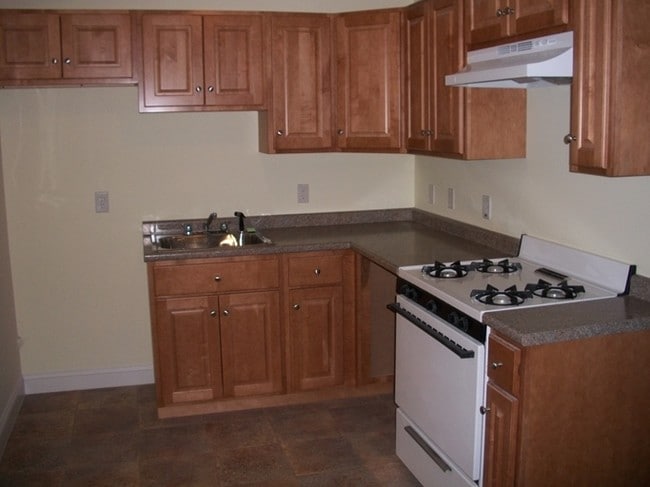 Apartment Unit - 217-219 Washington St
