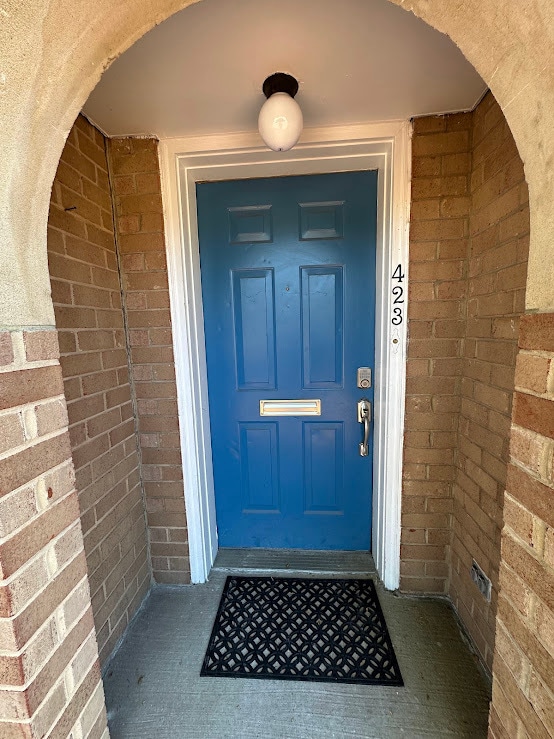 Front Entrance - 423 S Sharp St