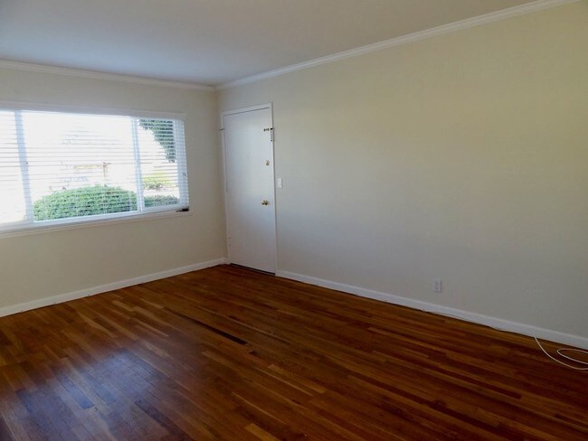 Building Photo - 410 Dunster Dr