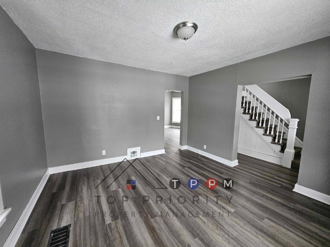 Building Photo - 3 Bedroom | 1 Bathroom Single-Family Home ...