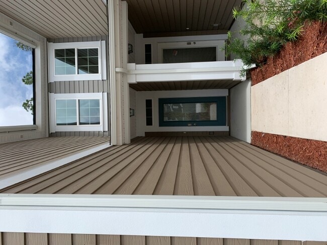 Building Photo - 66 Bush Pl