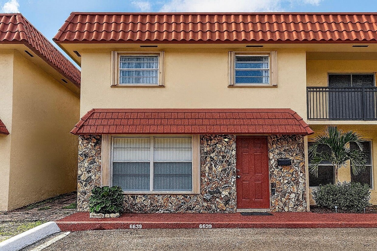 Foto principal - 6639 SW 41st Pl