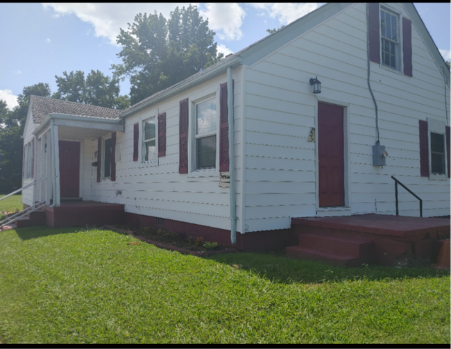 Building Photo - 953 Newtown Rd- Virginia Beach - Available...