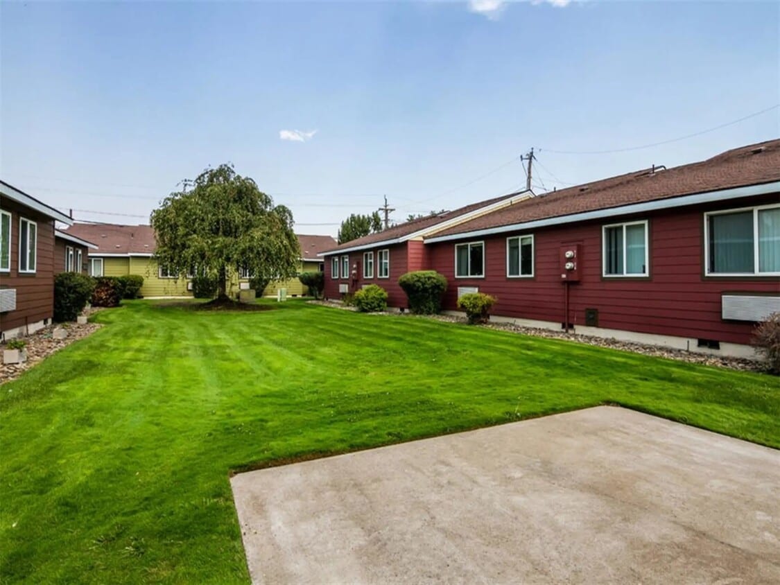 Building Photo - 2212 Cove Ave