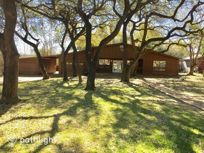 Primary Photo - 413 Rambling Dr, Canyon Lake, TX, 78133