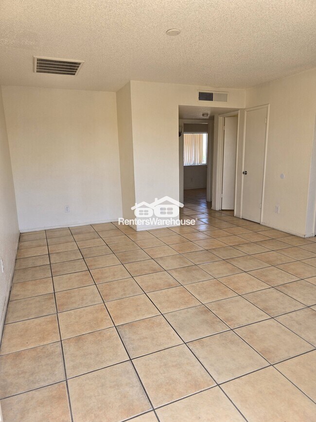 Foto del edificio - 1623 E Wood St