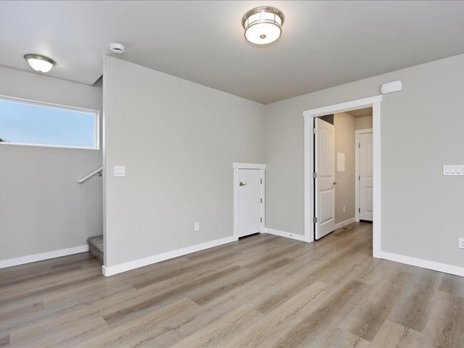 Building Photo - 1308 N Buchanan St
