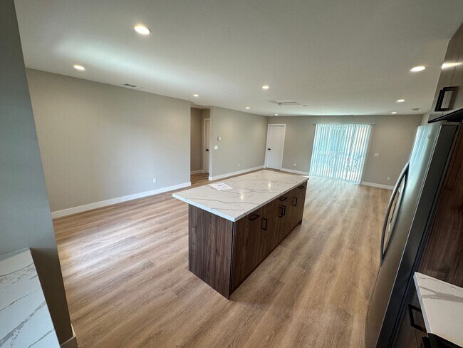 Foto del edificio - Fully Renovated in 2023!! 4BD/2BA on Tipton