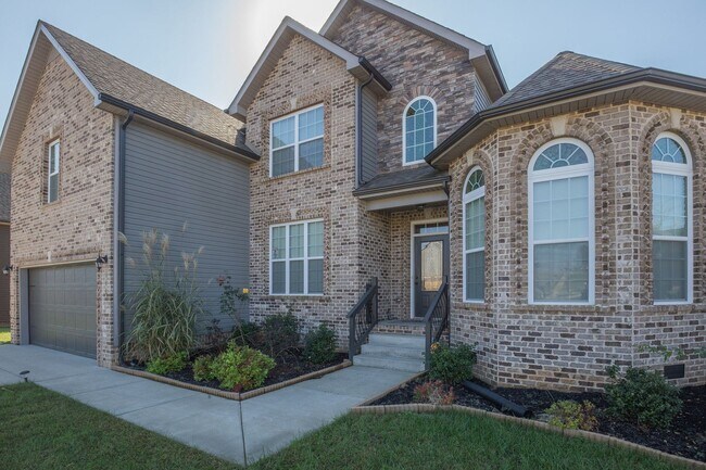 Foto del edificio - Huge 4 bd 3 ba Sango Go!